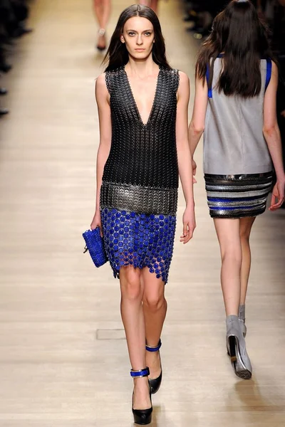 Look 17